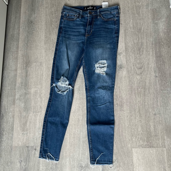 Hollister Distressed Skinny Jeans - Picture 1 of 5